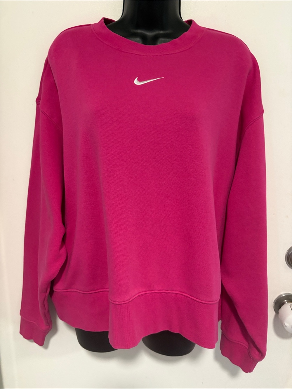 Nike Women's Hot Pink Crewneck Cropped Sweatshirt